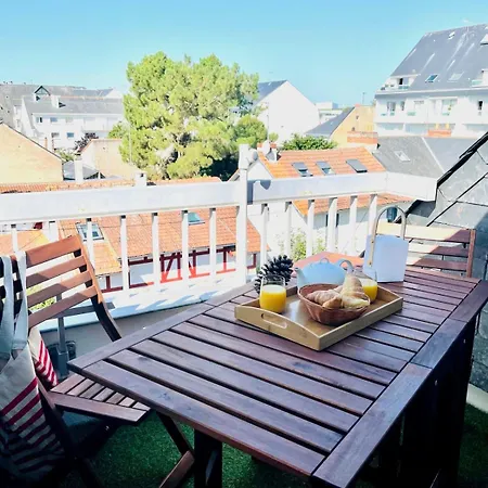 Bright Cocoon With Terrace Near